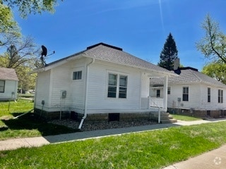 Building Photo - 716a E Main St Rental