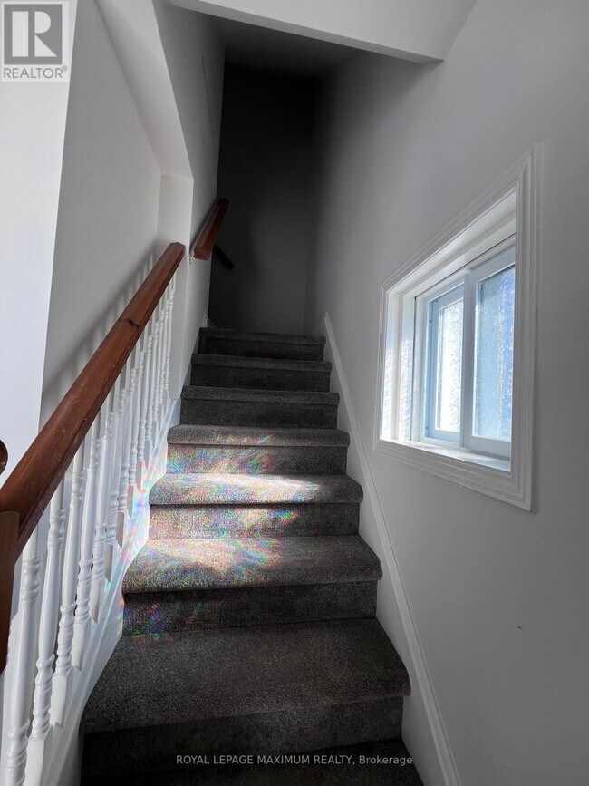 Photo - 127 Innisfil St Unit 1