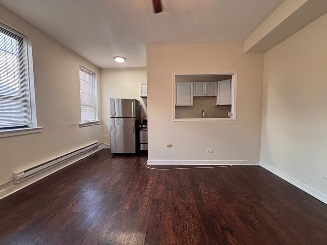 Photo - 3346 N Marshfield Ave Unit 102