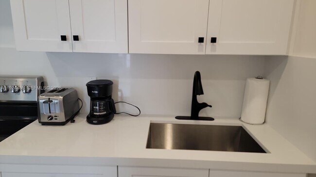 Photo - 2820 SW 13th St Unit 4