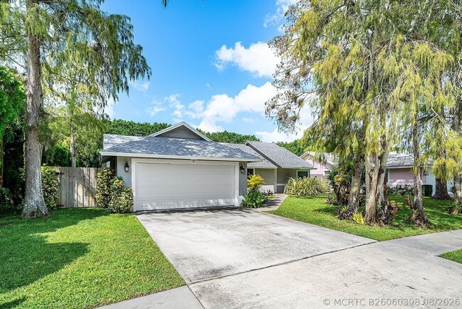 1252 Raintree Ln