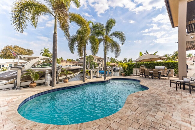 Photo - 2461 SE 10th St