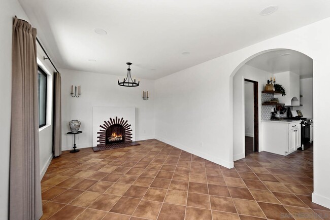 Building Photo - 2901 Webster Ave Rental