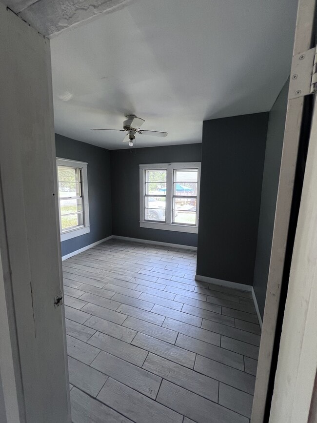 Photo - 1112 N College Ave