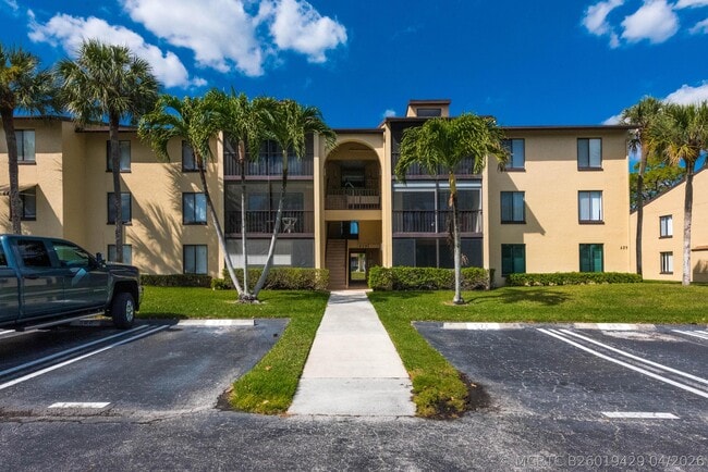 629 Sea Pine Way Unit D3