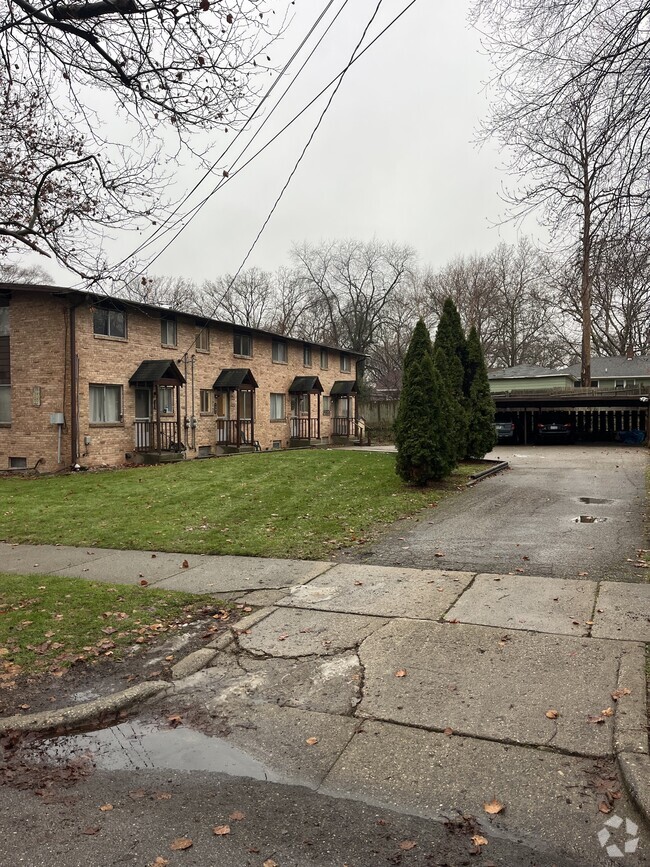 Building Photo - 1261 Northfield Ave NE Rental