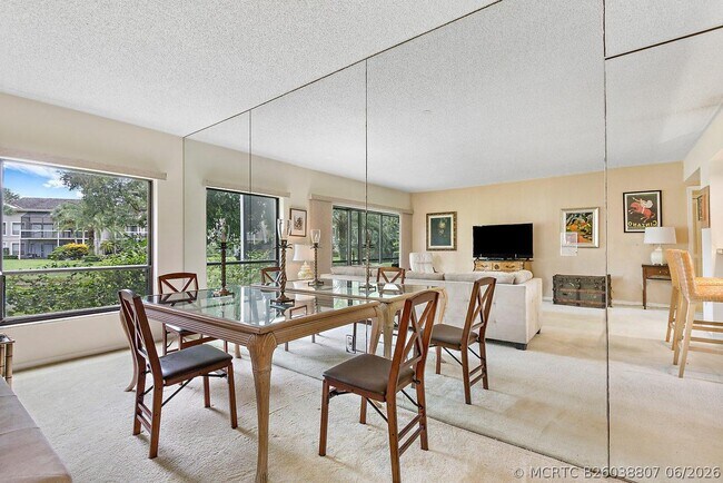 Photo - 11863 Wimbledon Cir Unit 426