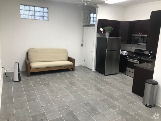 Building Photo - 5759 N Nagle Ave Rental