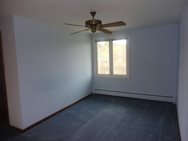 Photo - 387 Main St Unit 3