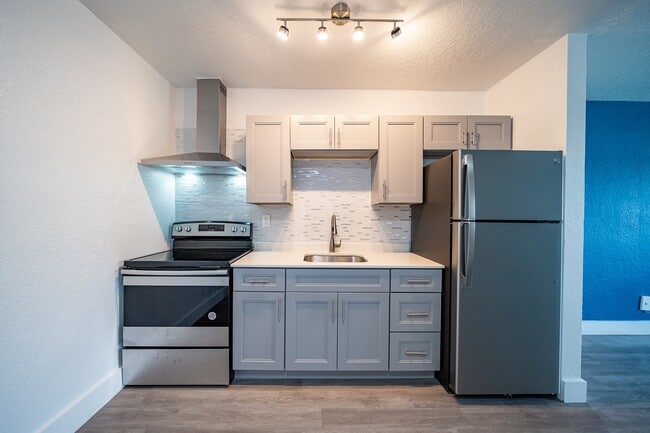 Photo - Key Bay Apartments