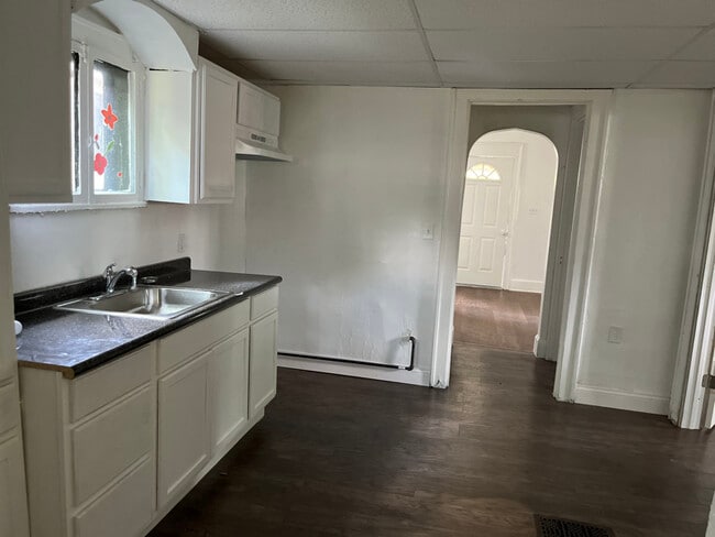 Photo - 1687 E Mound St