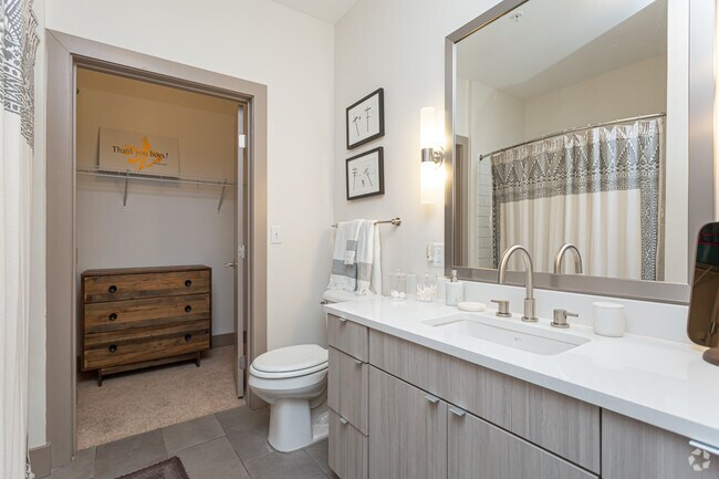 2 BR, 2 BA - 920 SF