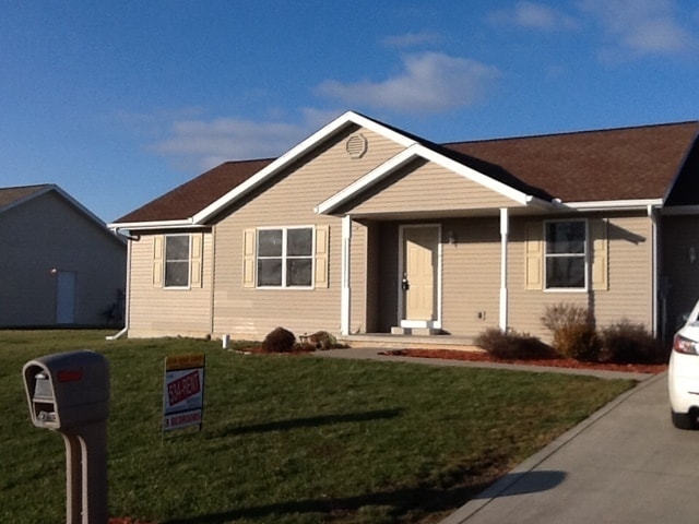 Building Photo - 3 Bedroom Single Family Home!