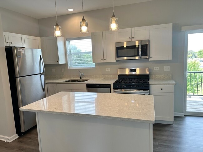 Photo - 855 E Main St Unit 3B