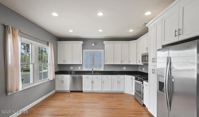 Photo - 2207 Main St