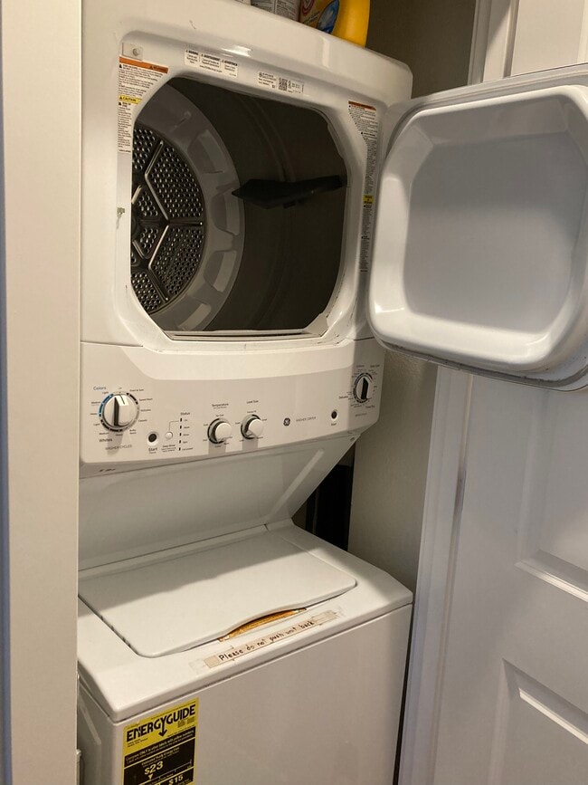 Building Photo - 8816 N Edison St