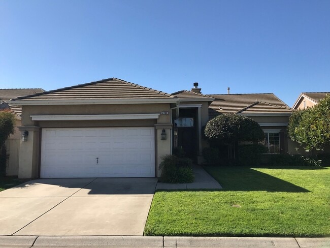 Building Photo - Single story located in a Gated Community! Rental