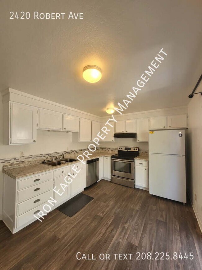 Photo - 2420 Robert Ave