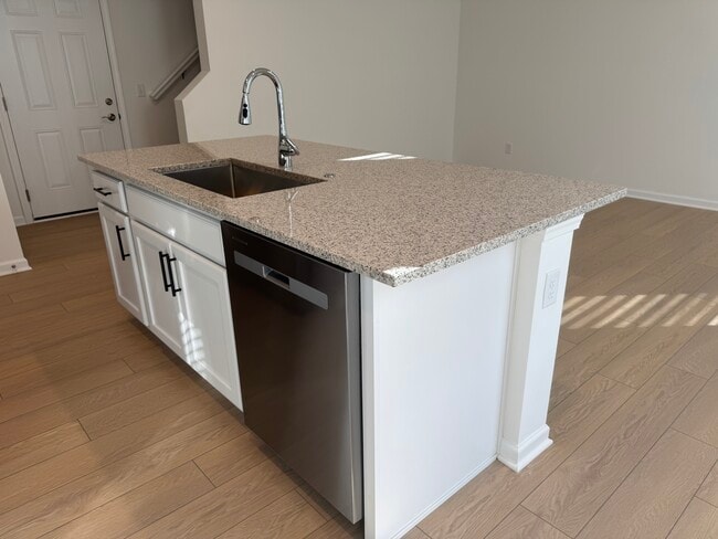 Photo - 5888 Butterfield Ct