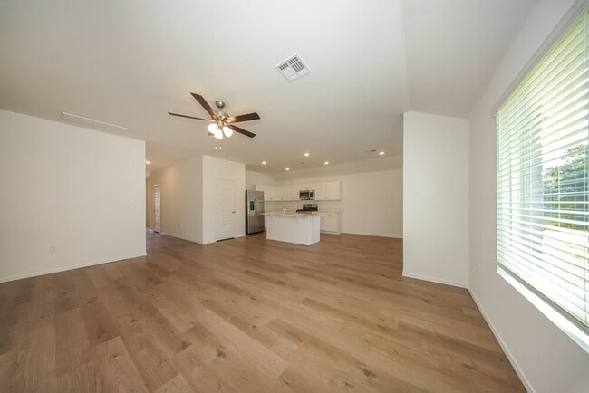 Photo - 5908 Norway Spruce St
