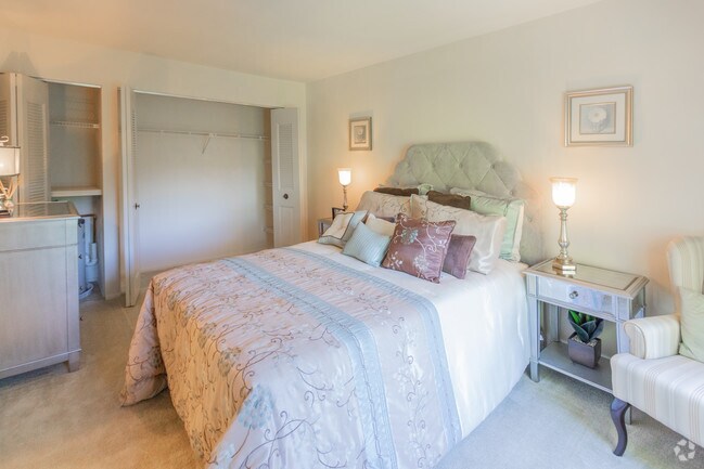 Mansfield Woods Apartments
