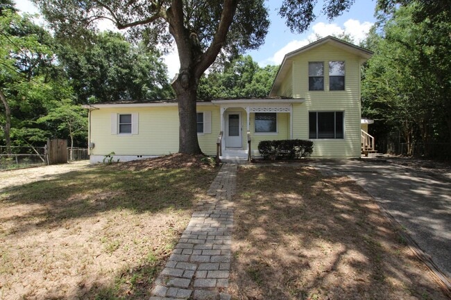 Building Photo - Cozy 1BR/1BA Apartment in Southwest Pensac... Unit B