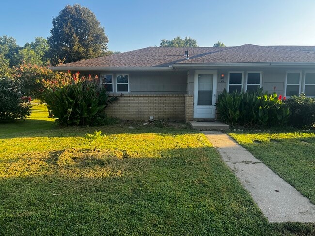 Building Photo - 1406 Kenton St