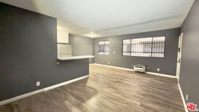 Photo - 837 S Ardmore Ave Unidad 2