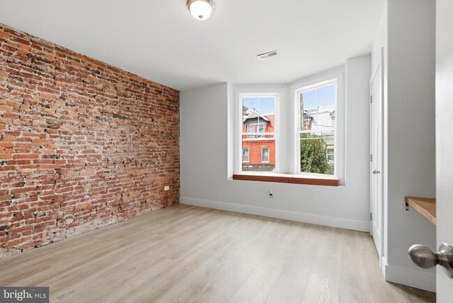 Photo - 651 N 33rd St
