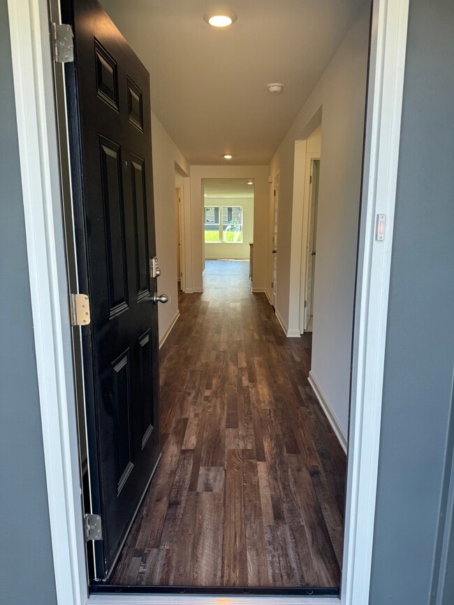 Photo - 216 Brooks Ln