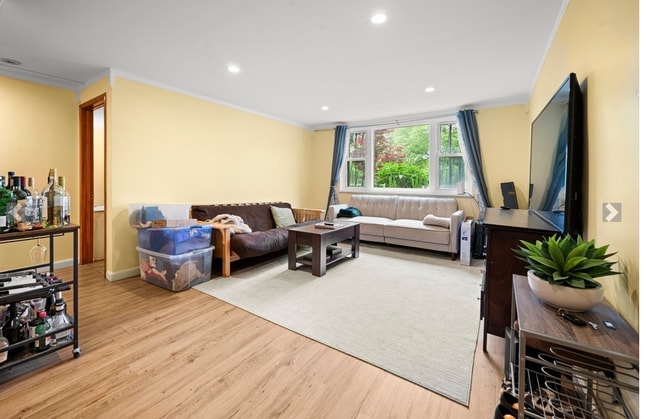 Building Photo - 30 Jamaicaway Unit 1