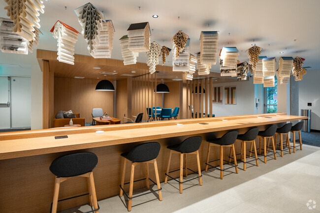 Co-Work Lounge