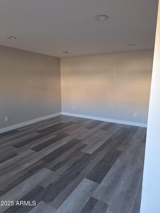 Photo - 2674 N 43rd Ave