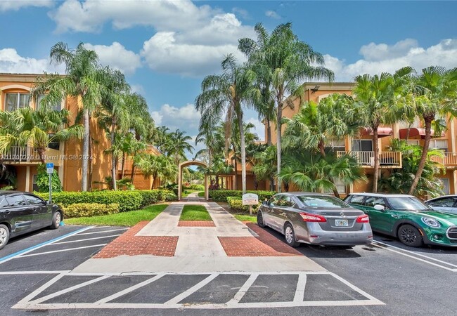 Photo - 18051 NW 68th Ave Condominio Unidad K206