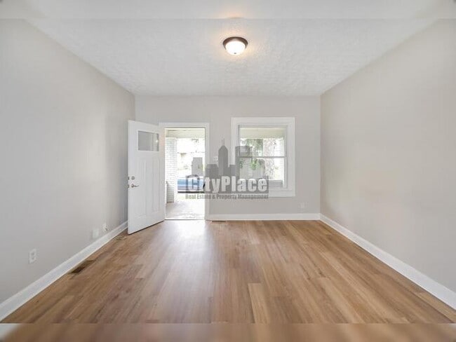 Photo - 608 N Oakland Ave