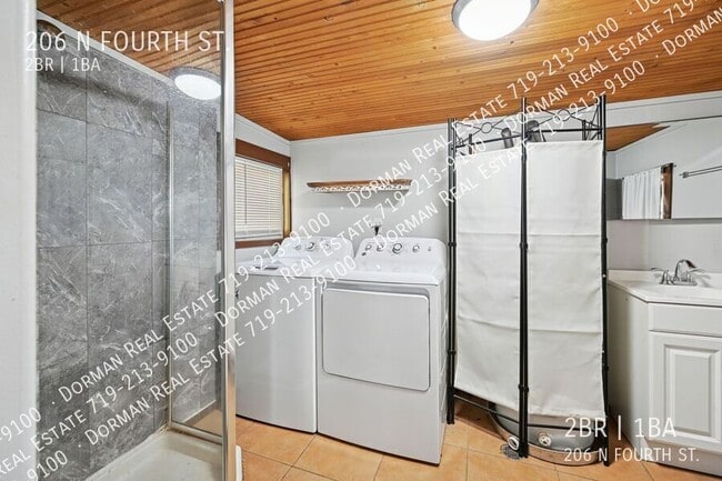 Photo - 206 N FOURTH ST.-