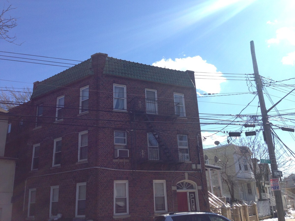 Photo - 2940 Dewitt Pl