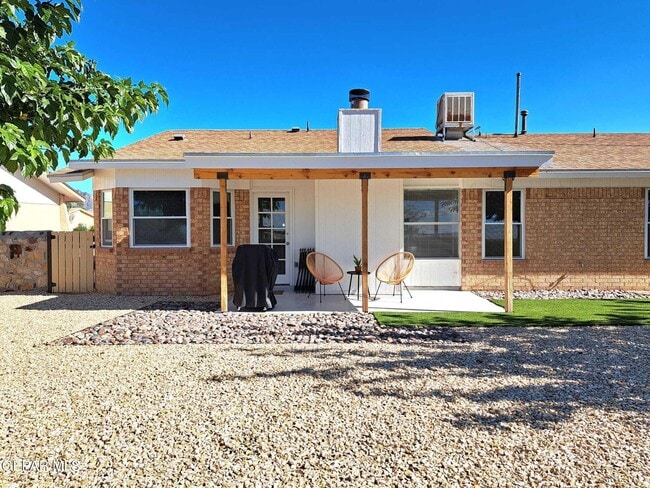 Photo - 817 Centennial Dr