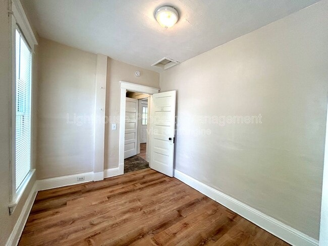 Photo - 2550 Crozier Ave