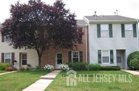 Building Photo - 310 Pewter Ct