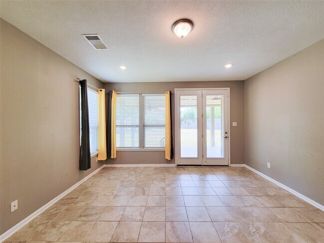 14202 Persimmon Woods Dr