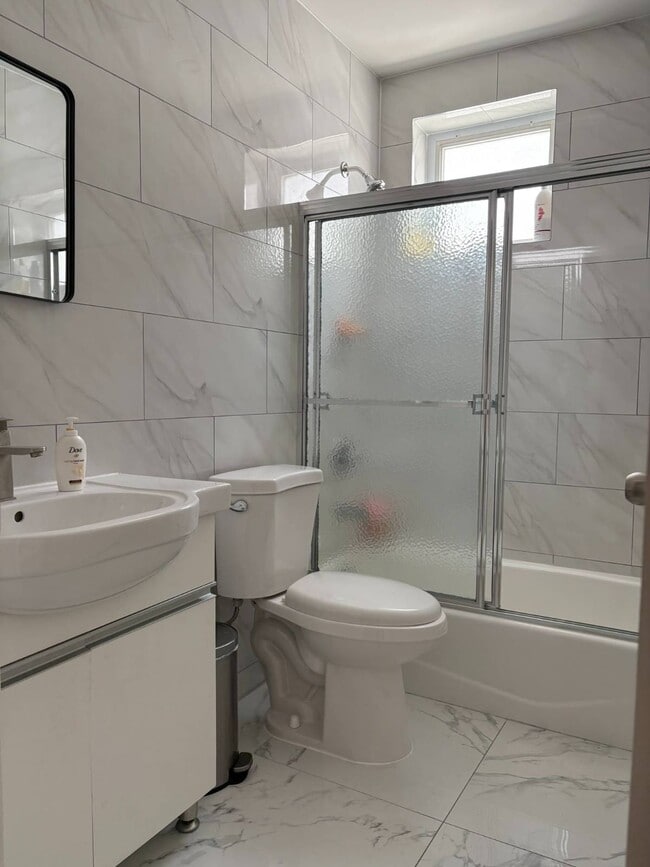Photo - 1765 W 9th St Unit 2