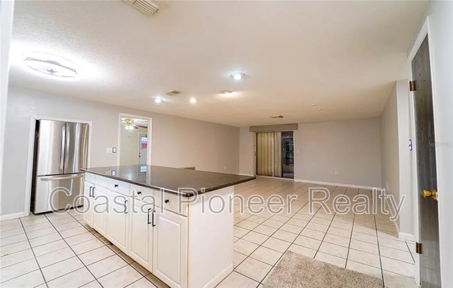 Photo - 7713 Heather St