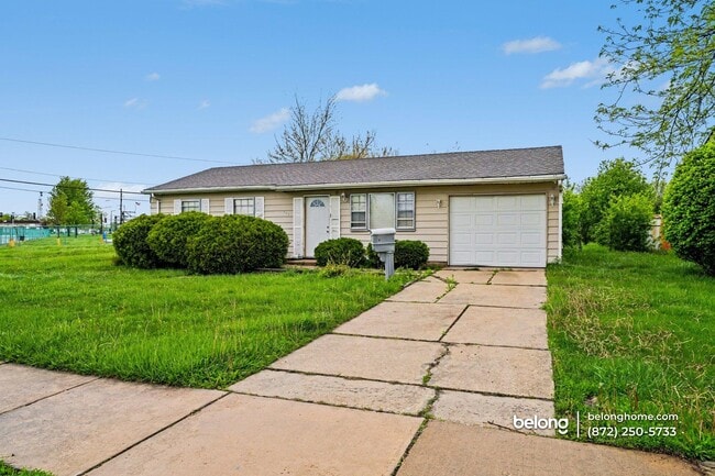 Building Photo - 631 Andover St