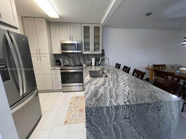 Photo - 5103 NW 35th St Unit 402