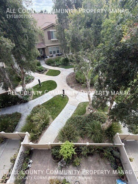 Photo - 315 W Linden Dr