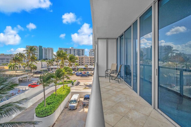 Photo - 6799 Collins Ave Unidad # 309