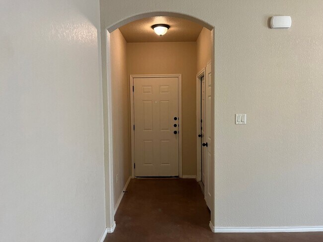 Photo - 700 Saengerhalle Rd