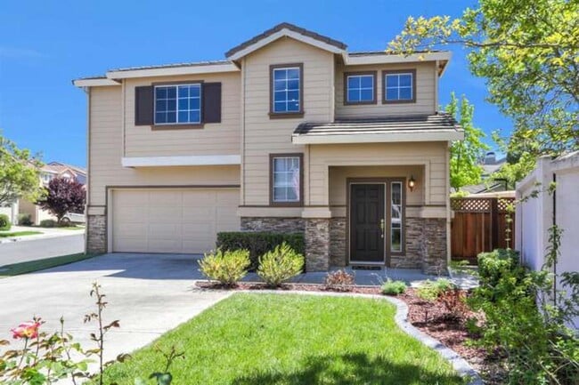 Building Photo - Gorgeous Home | Desirable Location | A/C