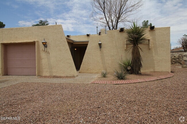 Building Photo - 10711 Ivanhoe Dr Rental
